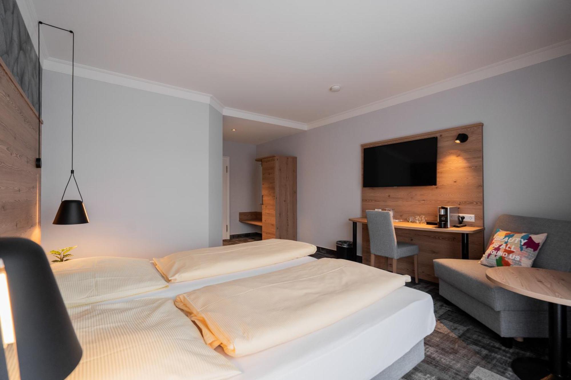 Hotel Adler - Paulas Alb إيهنغن الغرفة الصورة